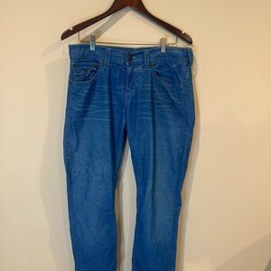 True Religion Relaxed Straight Medium Wash Denim Jeans Button 5-Pocket Blue